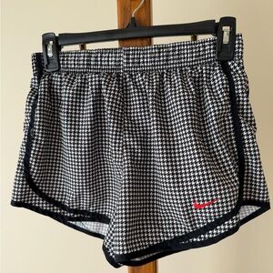Nike Women's Dri-FIT Houndstooth Running Shorts Size S (with pocket)